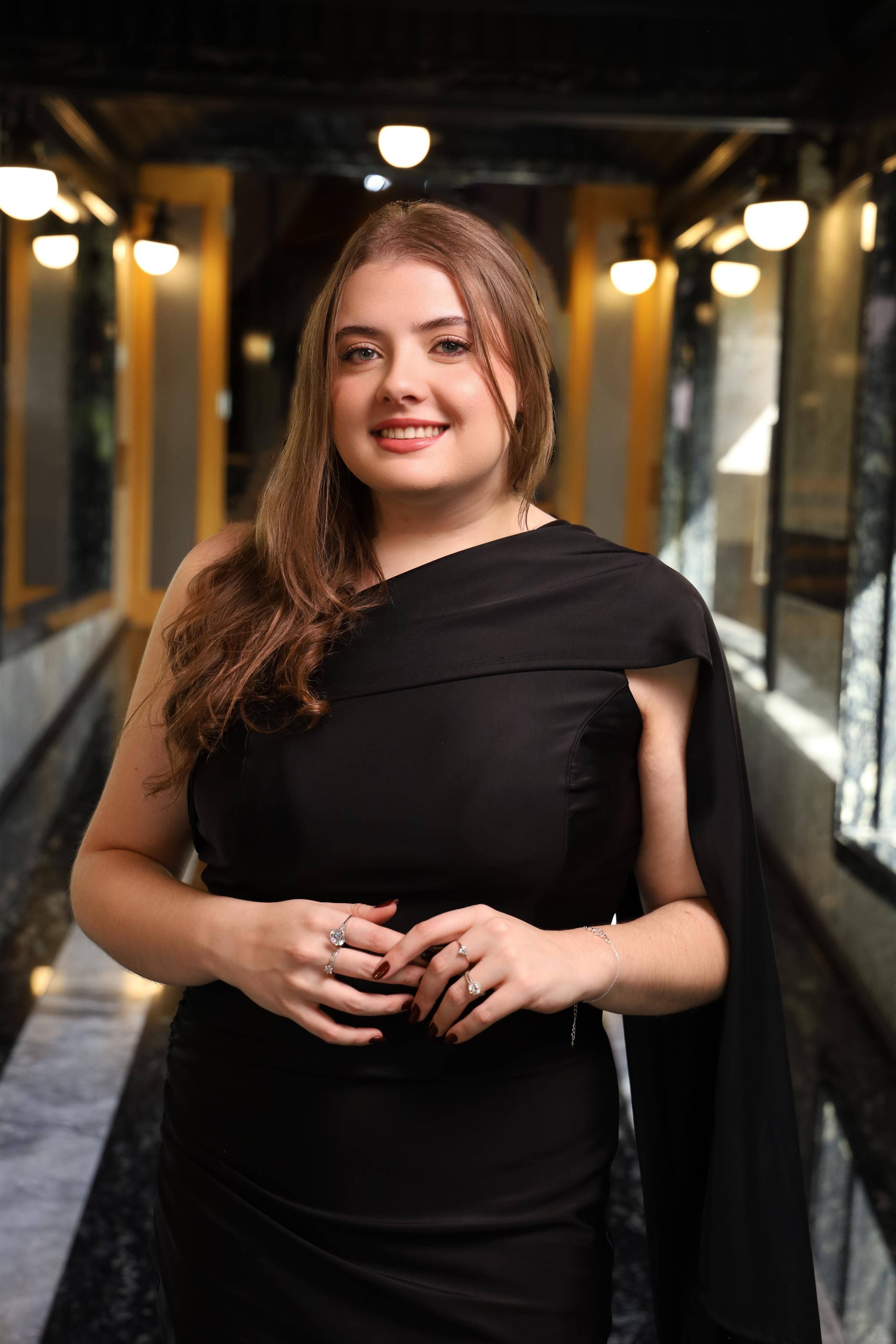 Drª. Maísa Munzlinger Vicente